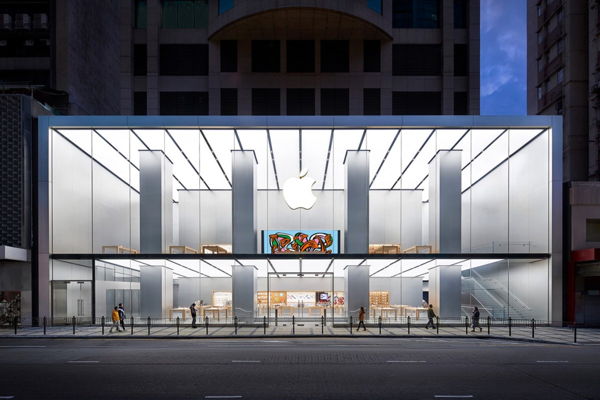 港台中澳 Apple Store 在 3 月中陸續重開，加上推出折扣優惠，促使 iPhone 出貨量訊速回升。